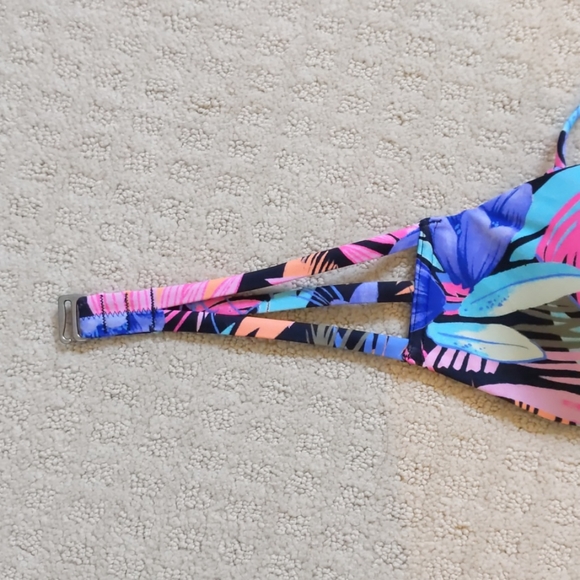 Hollister bikini top 34B - Picture 3 of 7